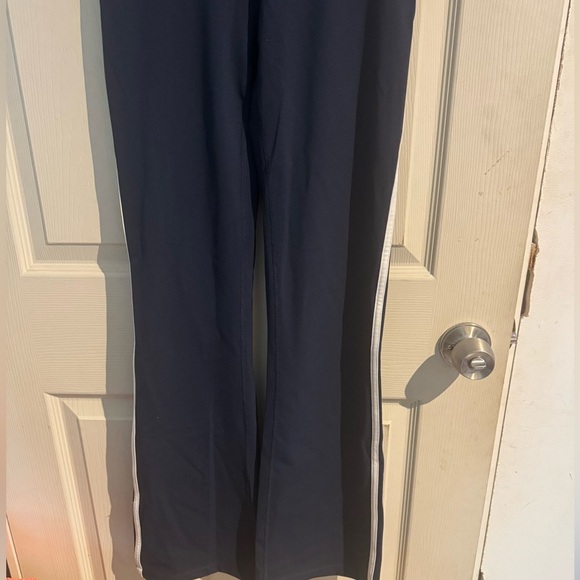 Sweaty Betty Kick Flare Power Workout Trousers Bootleg Navy Size XS - Picture 2 of 16